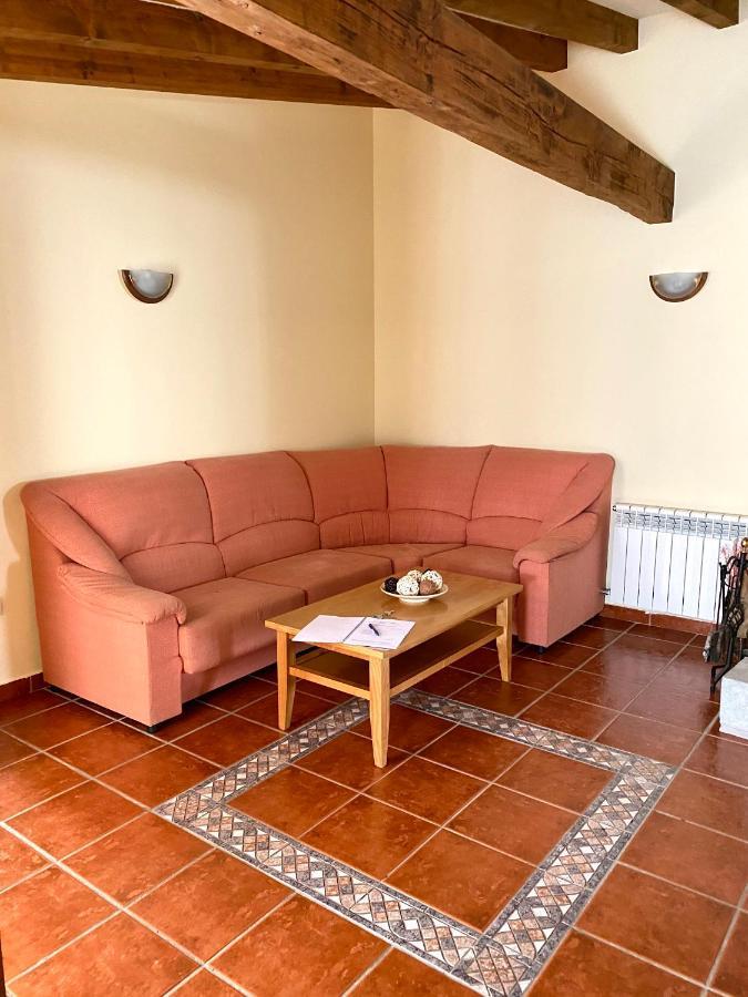 Apartamentos Rurales Los Nogales Косгая Екстериор снимка
